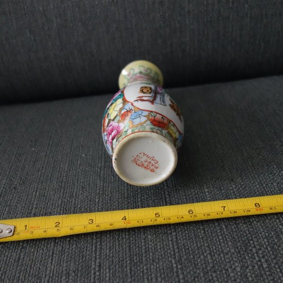 Small 6.5 Inch High Hourglass Shaped Ceramic Flower Vase - Picture 12 of 16